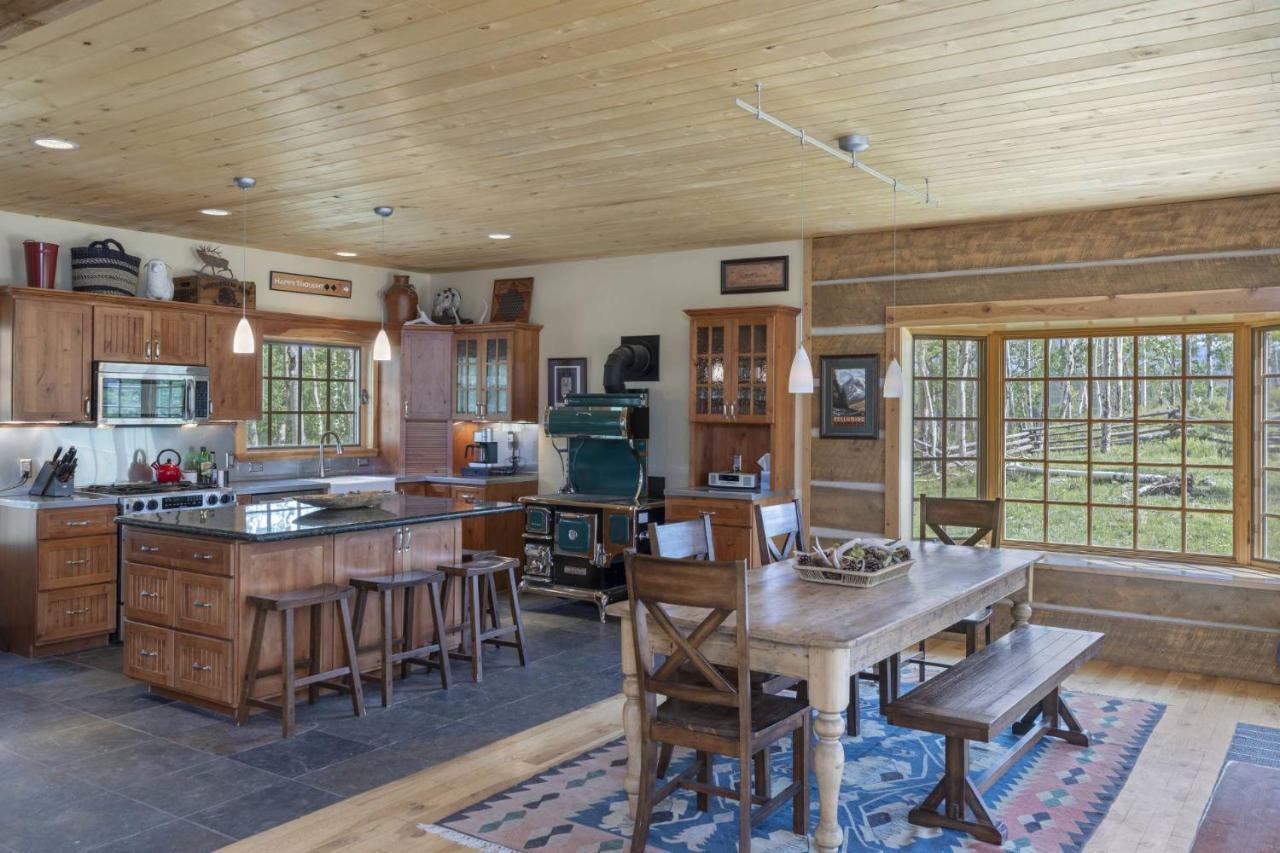 Willa Hughes Ranch - Wilson Mesa, 70 Acres With Views Upon Views Placerville Zewnętrze zdjęcie