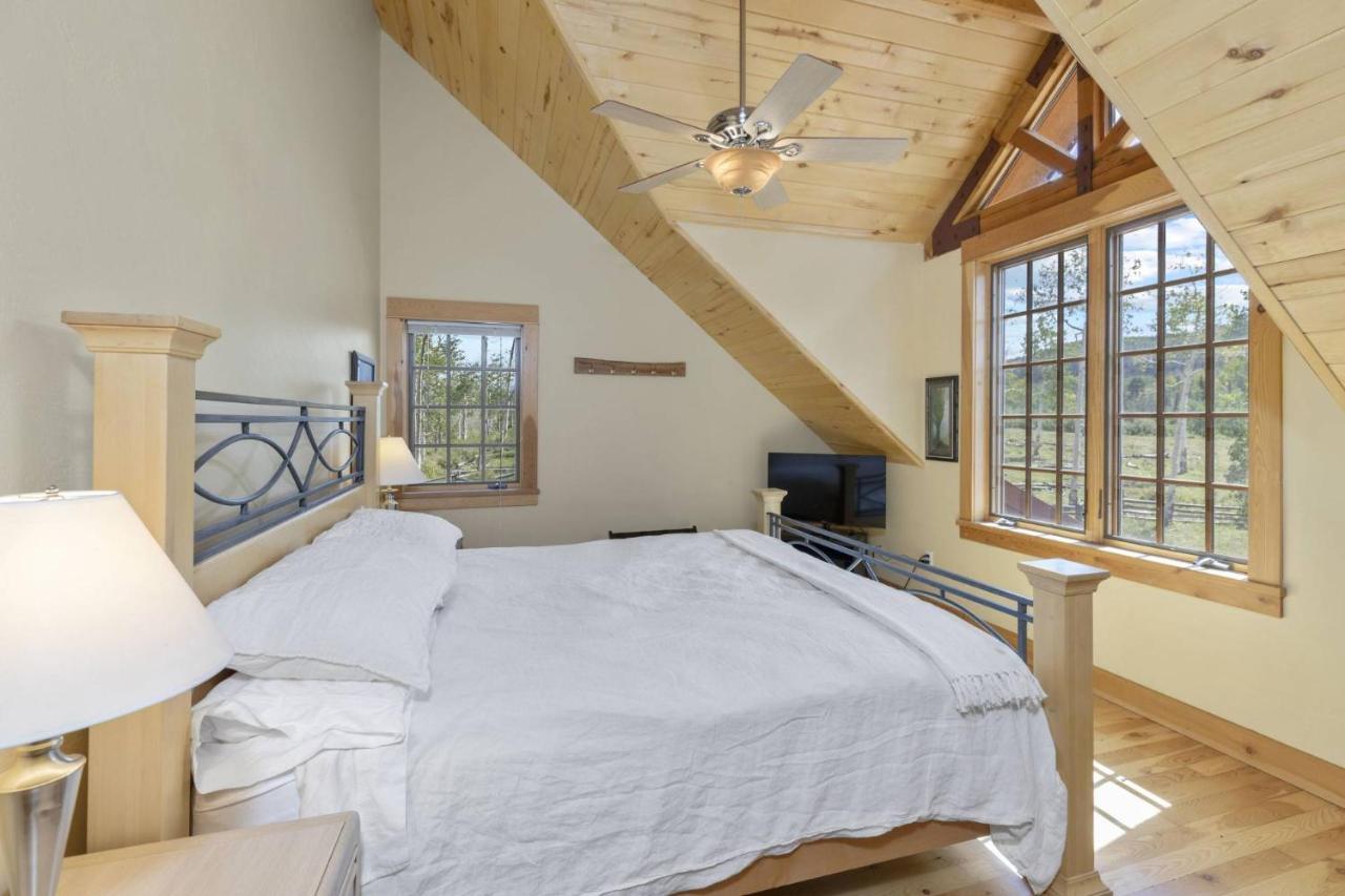 Willa Hughes Ranch - Wilson Mesa, 70 Acres With Views Upon Views Placerville Zewnętrze zdjęcie