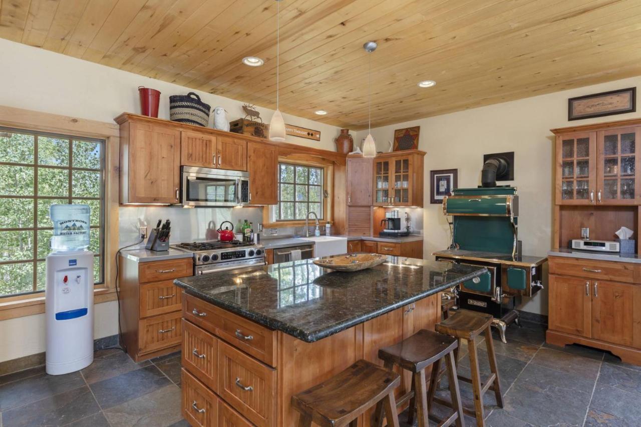Willa Hughes Ranch - Wilson Mesa, 70 Acres With Views Upon Views Placerville Zewnętrze zdjęcie